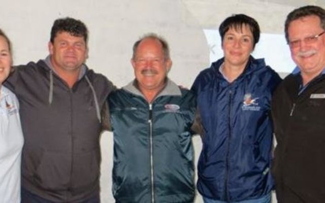 Die kerngroep tydens die 4x4 sessie, met vlnr AnjÃ© Badenhorst, Tot Fourie, AndrÃ© de Villiers, Isabel Fourie en Erno Coreejes